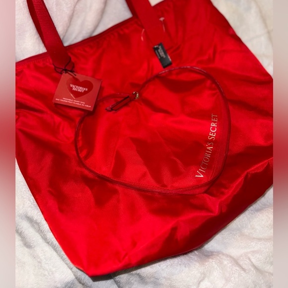 Victoria’s Secret Valentine's Day Red HEART PACKABLE Tote Shoulder Bag 2024 NWT - Picture 4 of 9